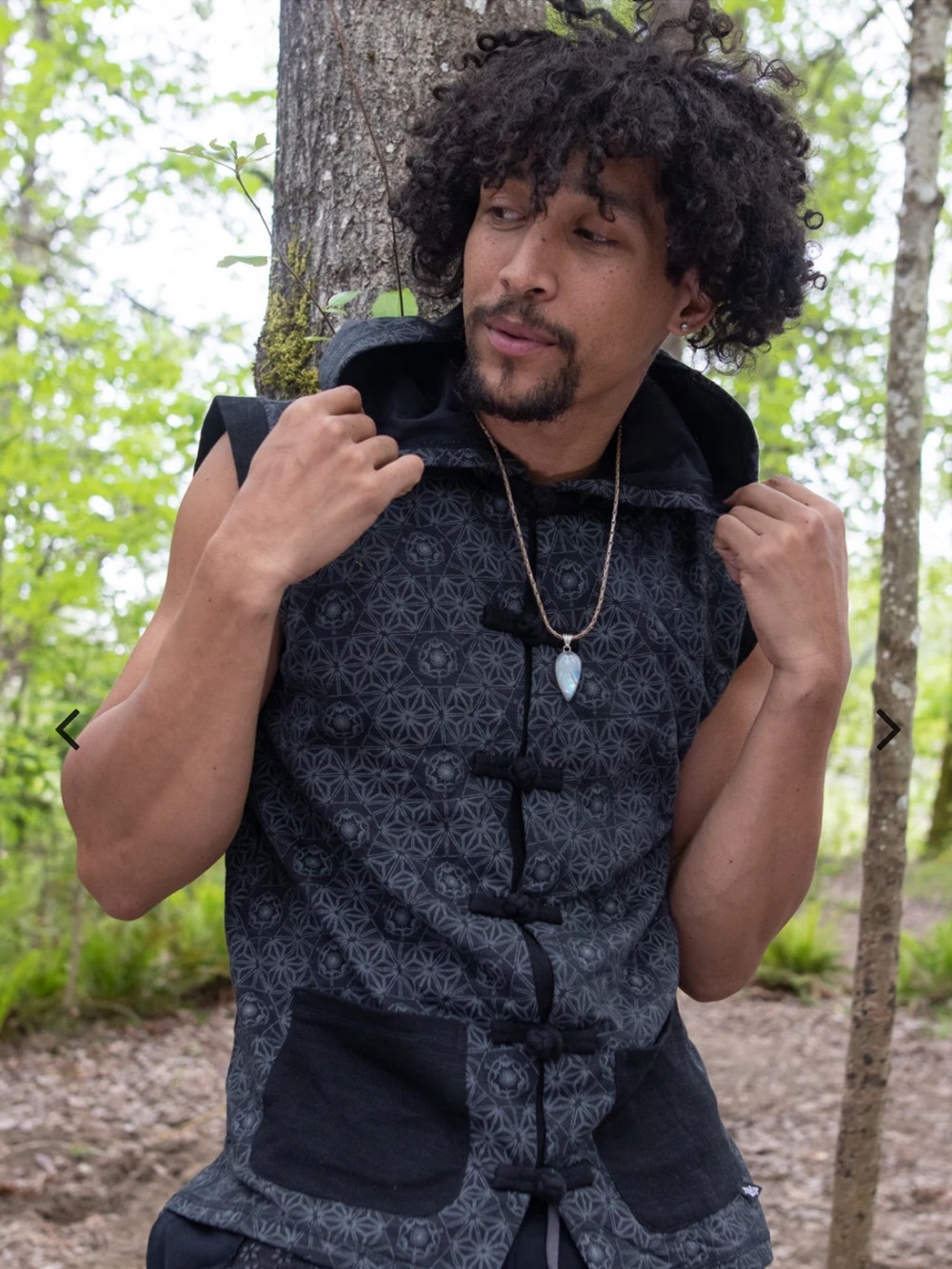 Om Gaia Tree x MurKobEyE Black Ninja Sleeveless Hoodie size XL